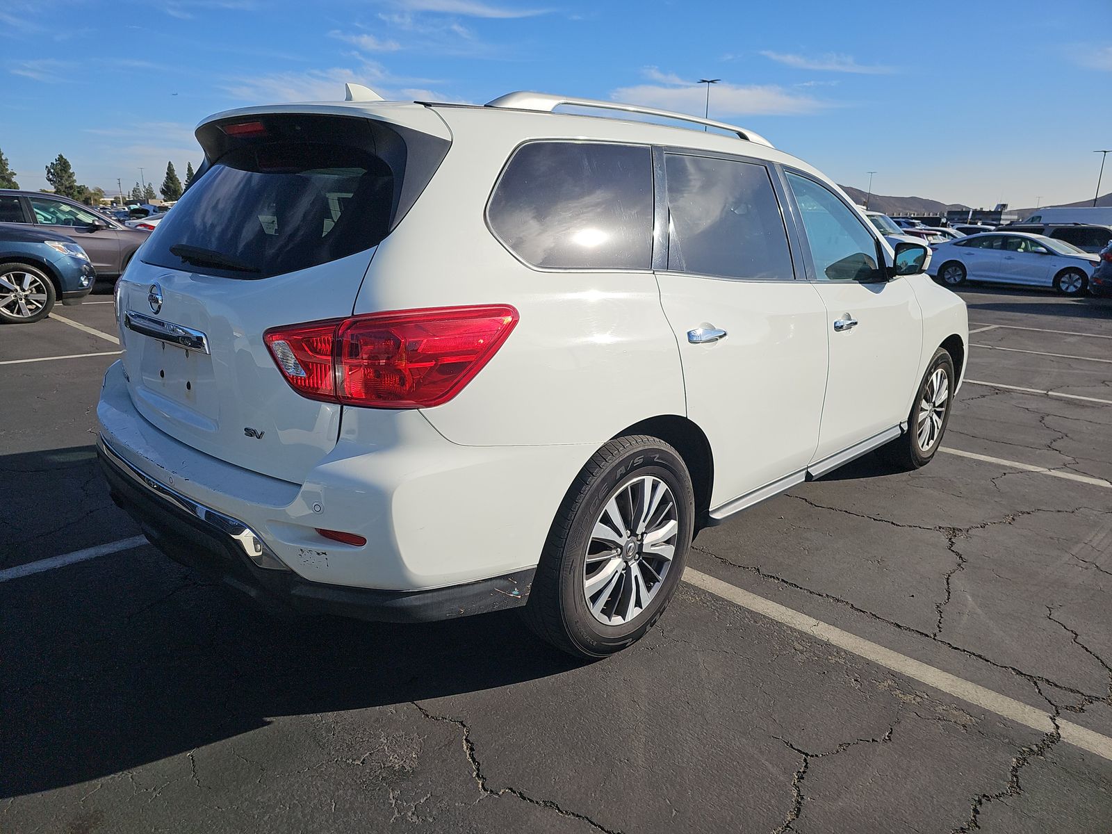 2019 Nissan Pathfinder SV FWD