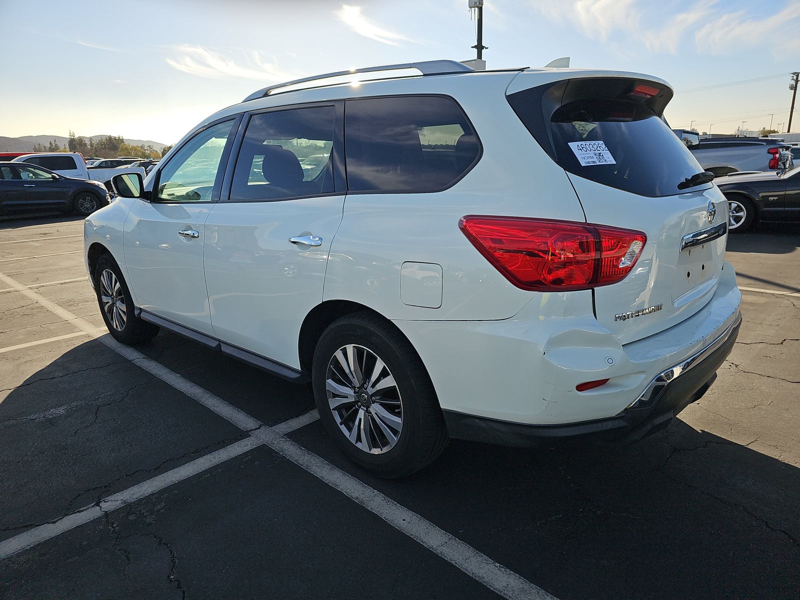 2019 Nissan Pathfinder SV FWD