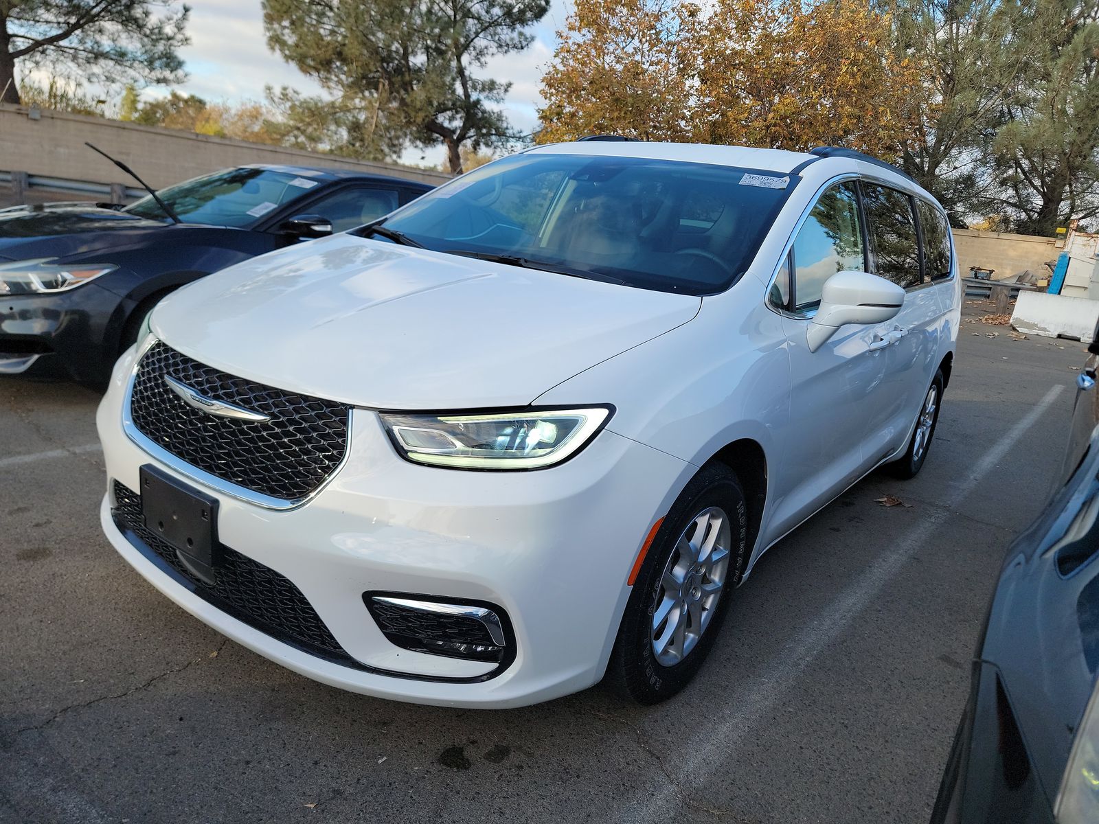 2022 Chrysler Pacifica Touring L 121.6