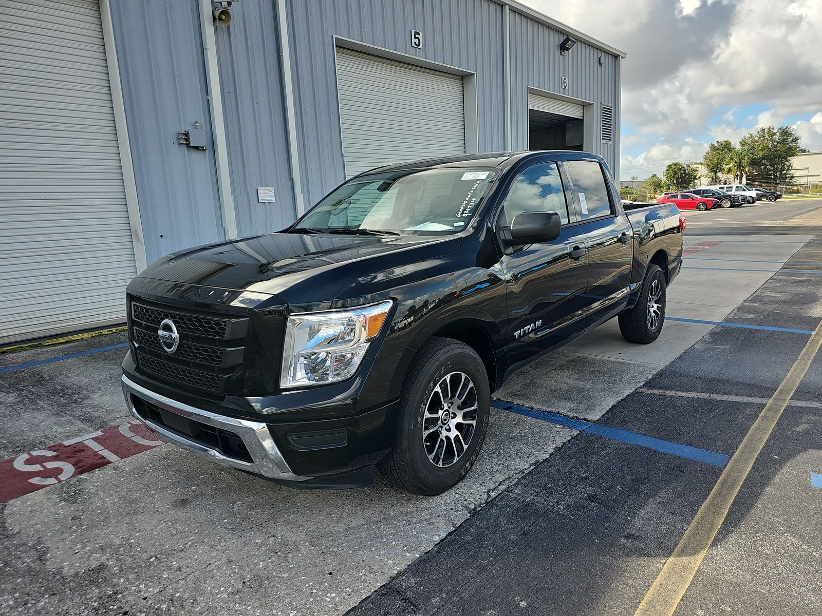 2022 Nissan TITAN SV Crew Cab Extra Short Bed