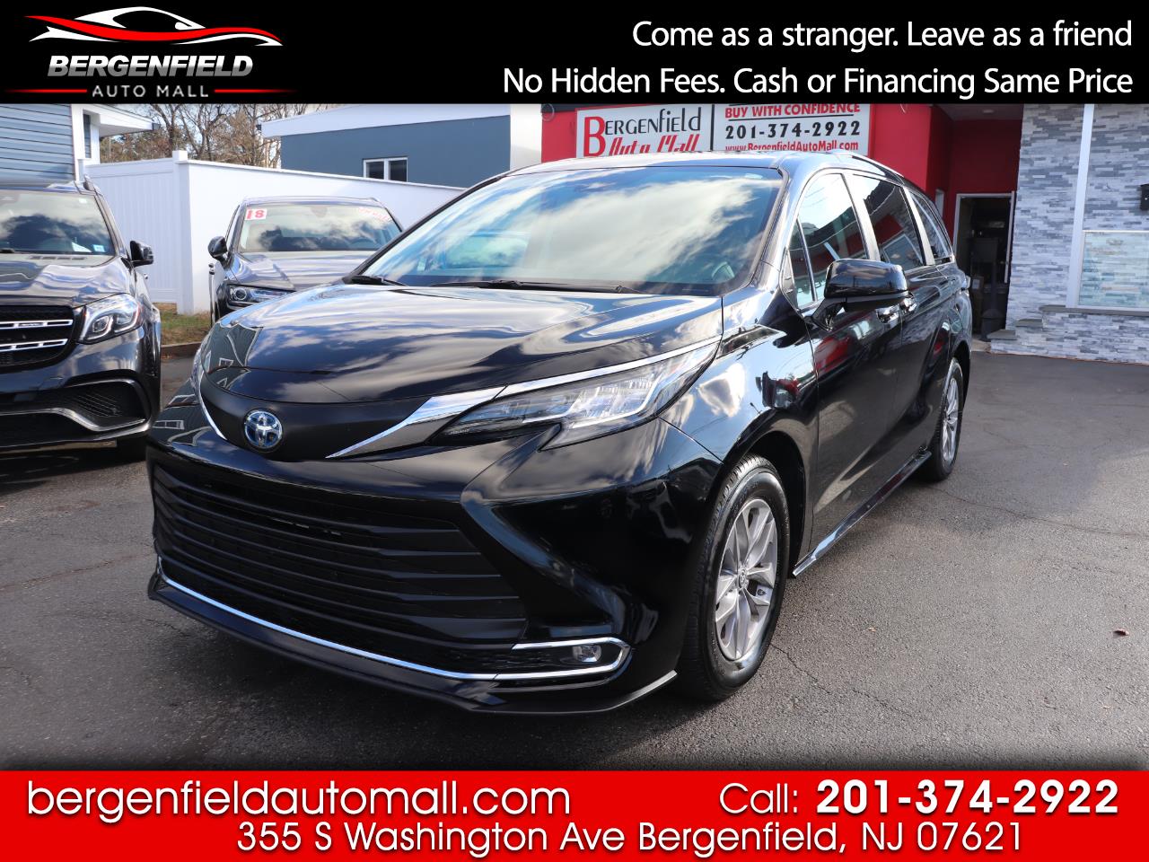 2023 Toyota Sienna XLE 8-Passenger 120.5