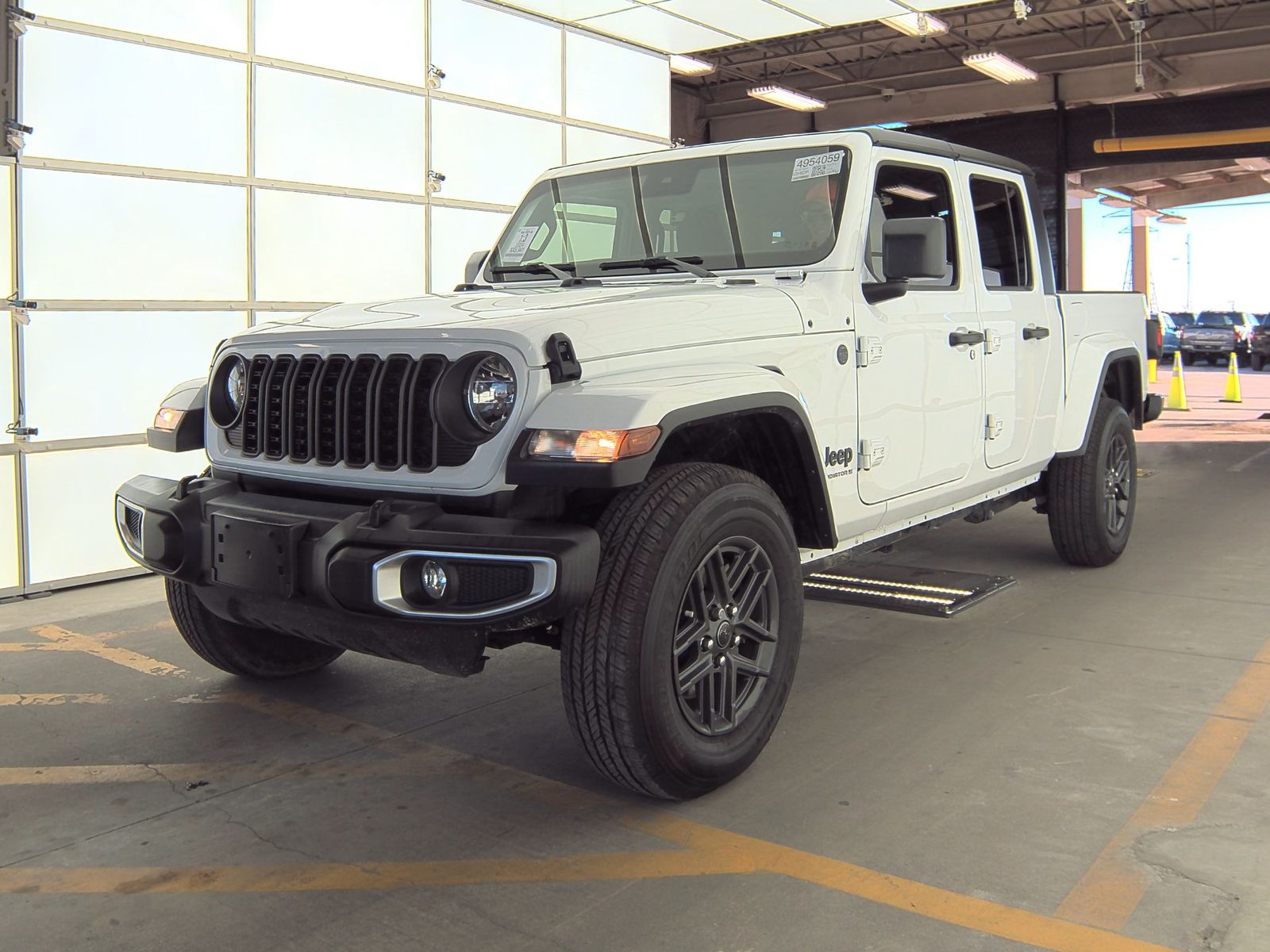 2024 Jeep Gladiator Sport S Crew Cab Short Bed