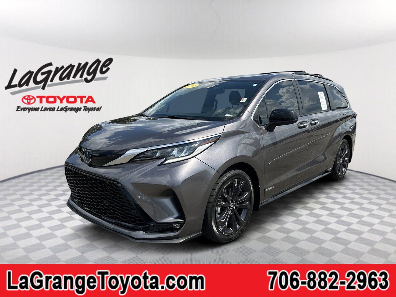 2021 Toyota Sienna XSE 7-Passenger 120.5
