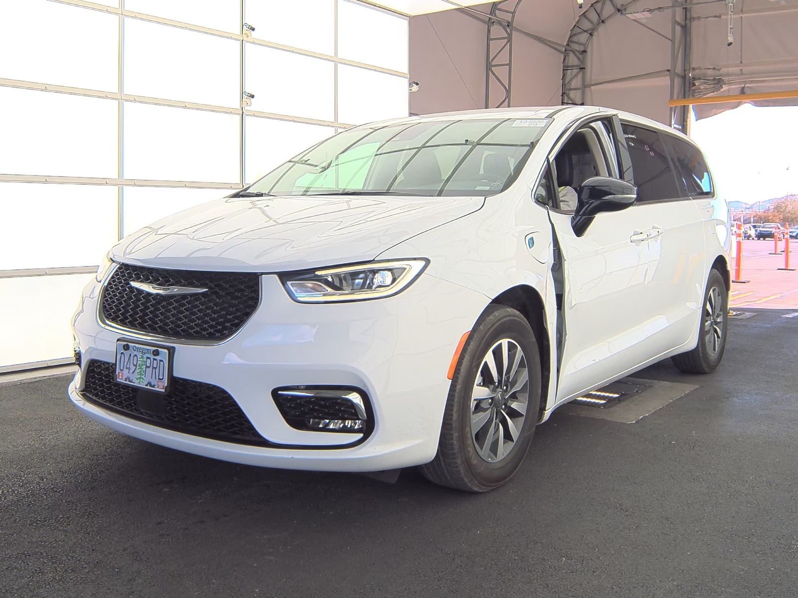 2024 Chrysler Pacifica Hybrid Select 121.6