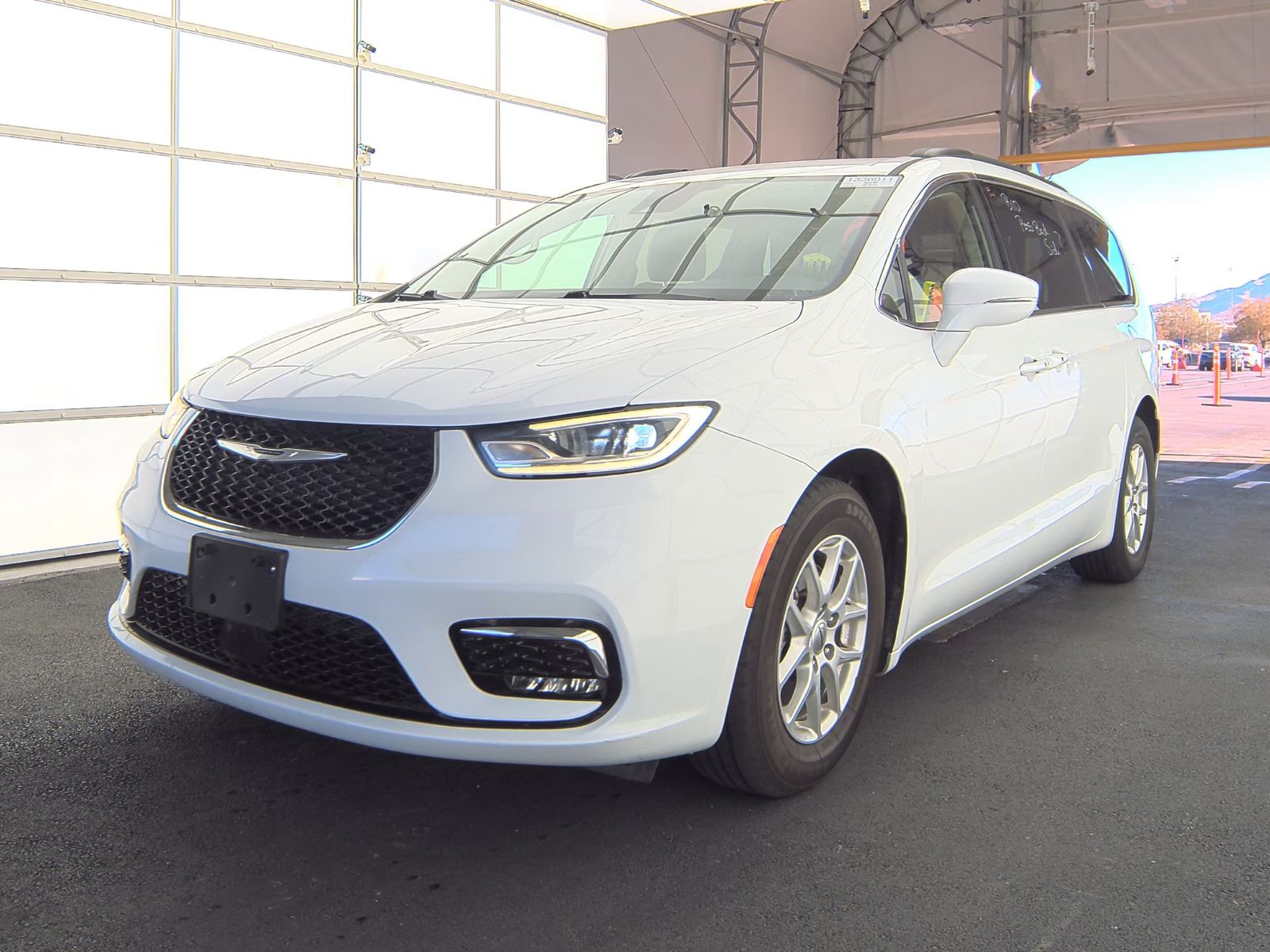 2022 Chrysler Pacifica Touring L 121.6