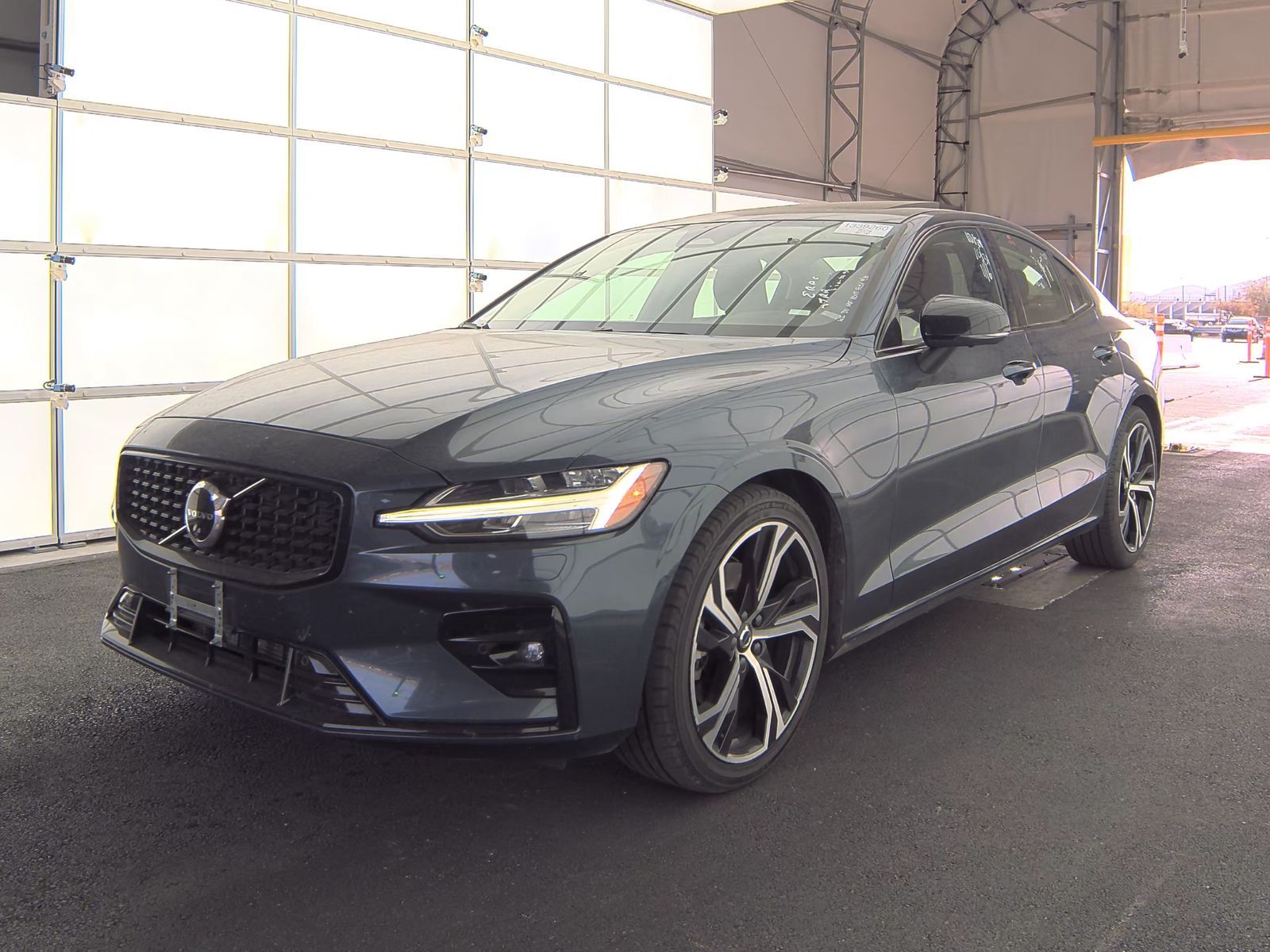 2024 Volvo S60 B5 Plus Dark