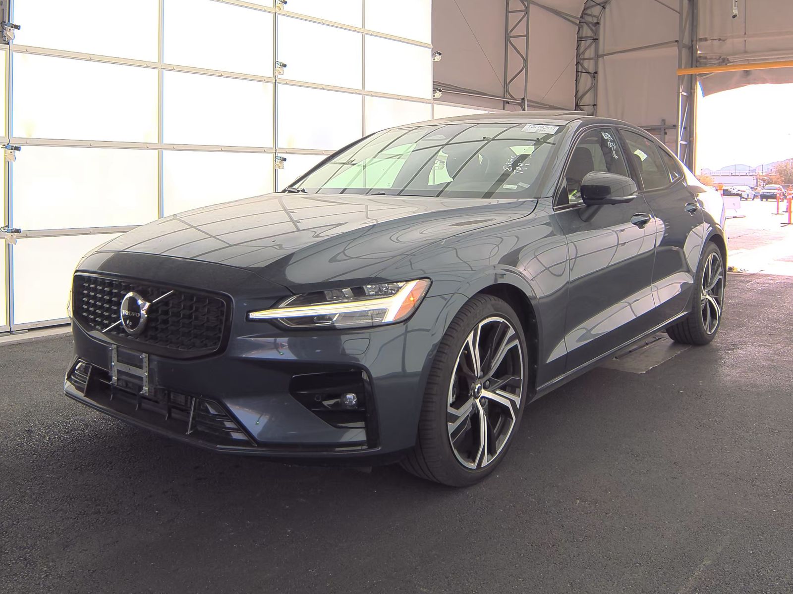 2024 Volvo S60 B5 Plus Dark