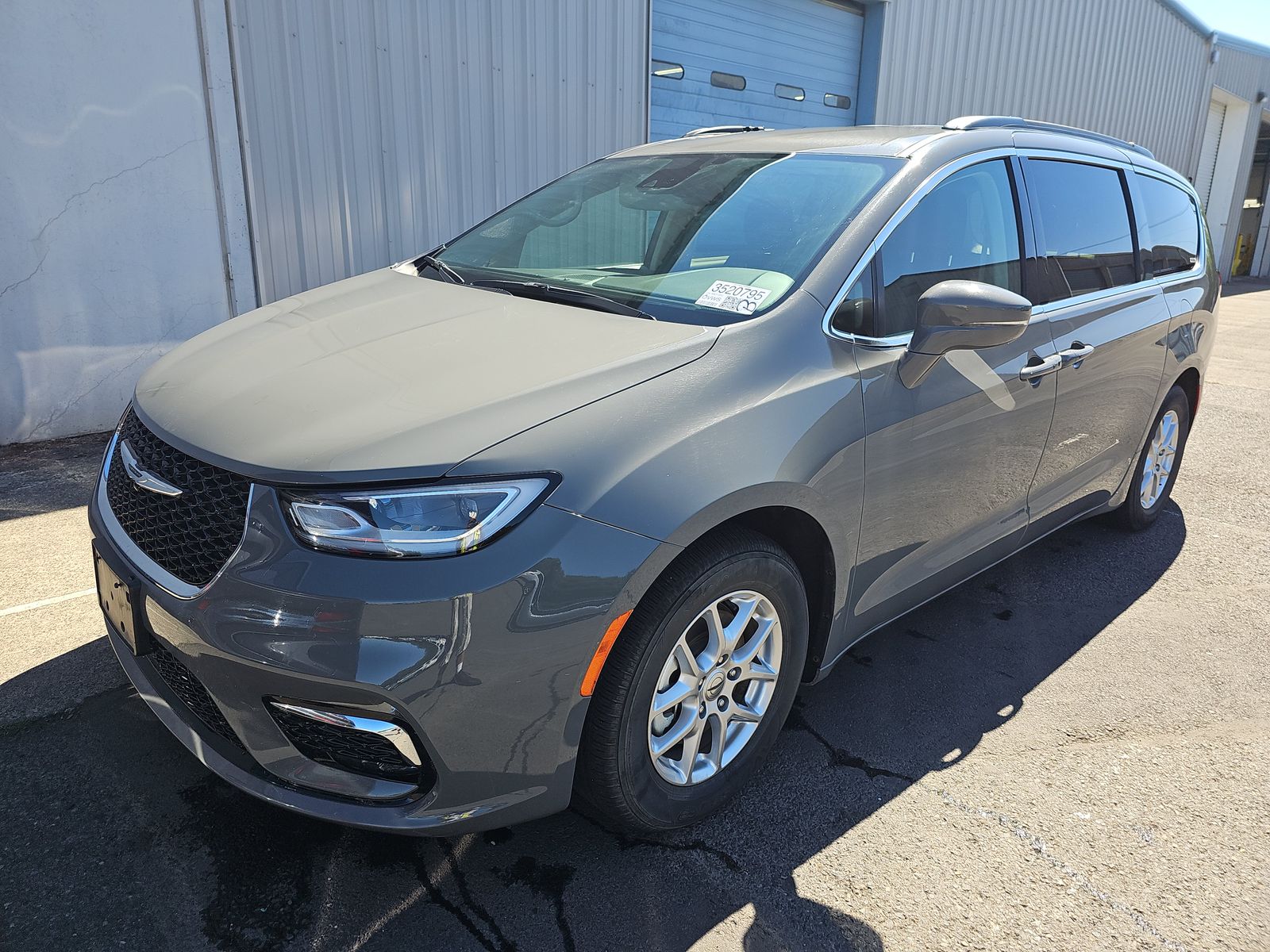 2022 Chrysler Pacifica Touring L 121.6
