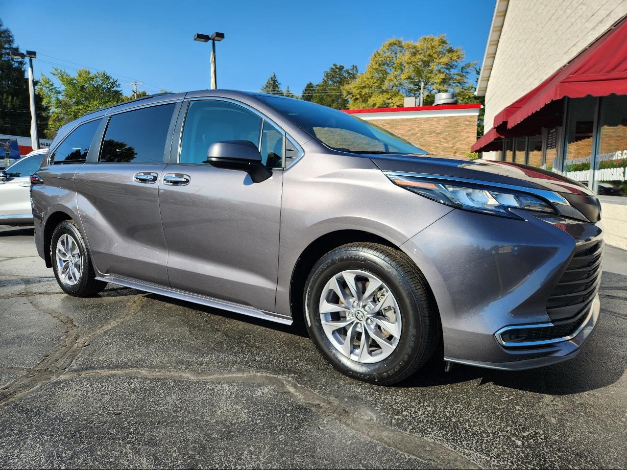 2023 Toyota Sienna XLE