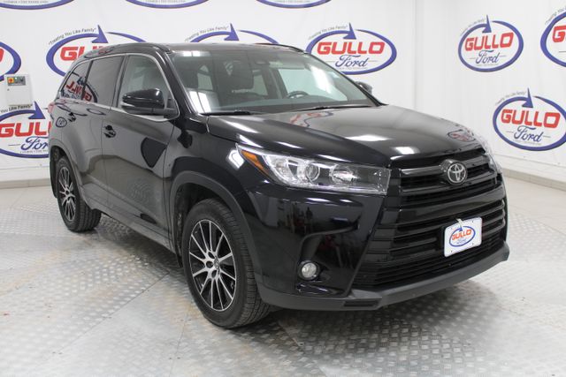 2017 Toyota Highlander SE