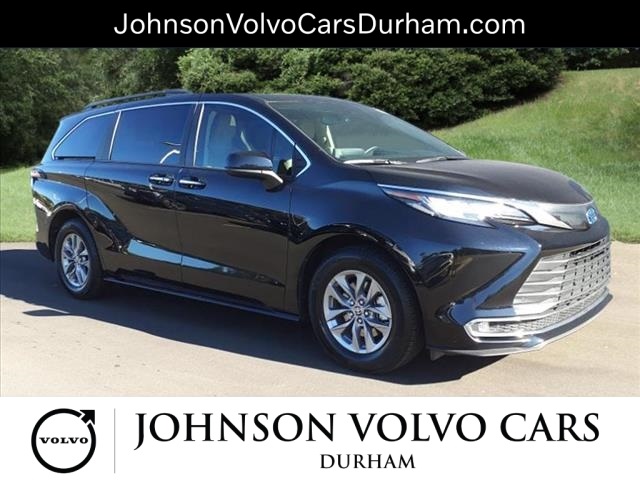 2022 Toyota Sienna XLE 8-Passenger 120.5