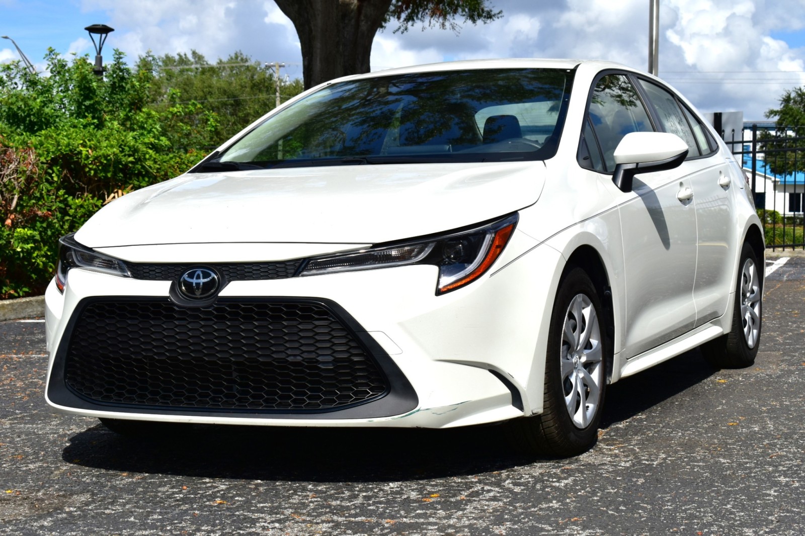 2021 Toyota Corolla LE Sedan