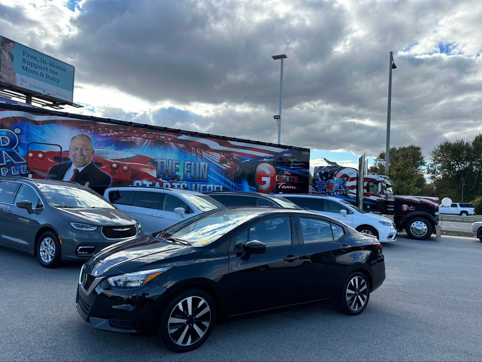2022 Nissan Versa SR