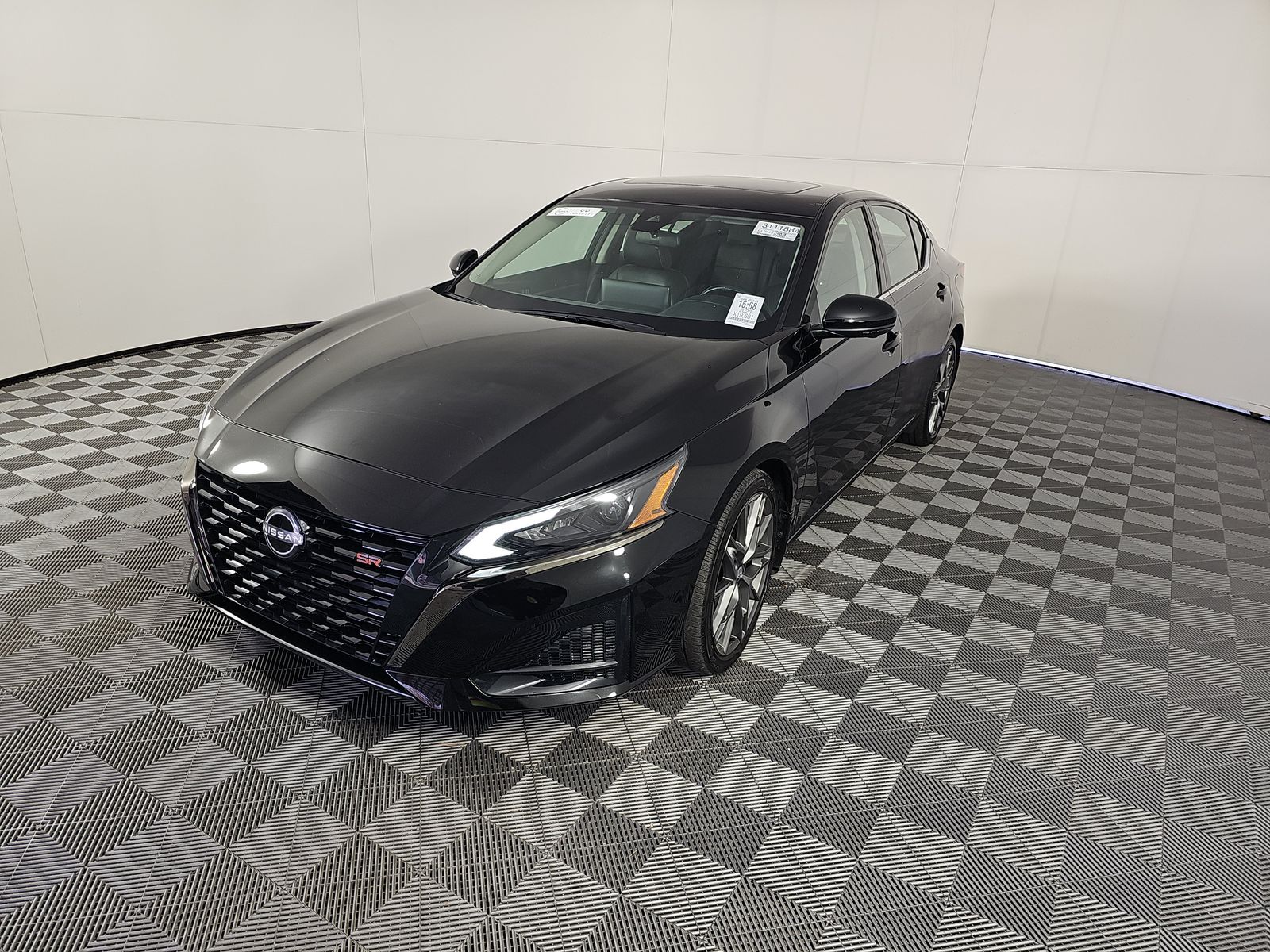 2023 Nissan Altima SR