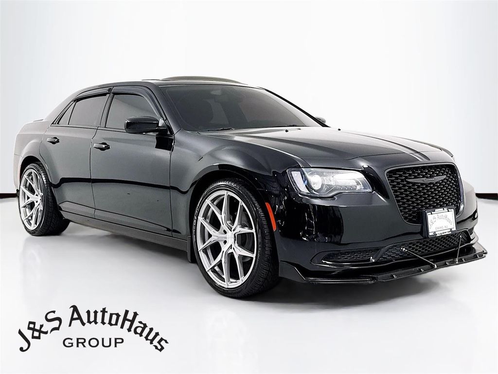 2021 Chrysler 300 Touring