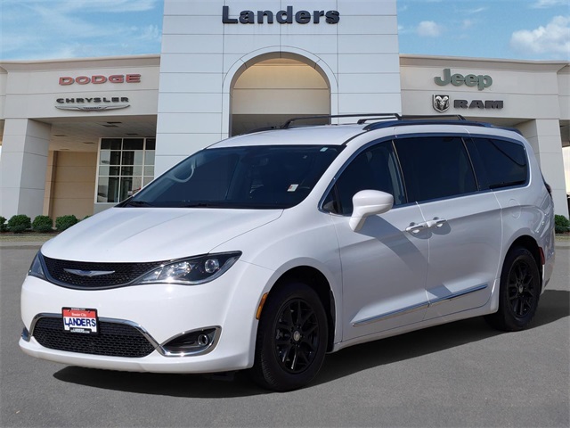 2020 Chrysler Pacifica Touring L 121.6