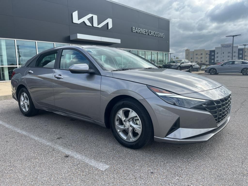 2023 Hyundai Elantra SE