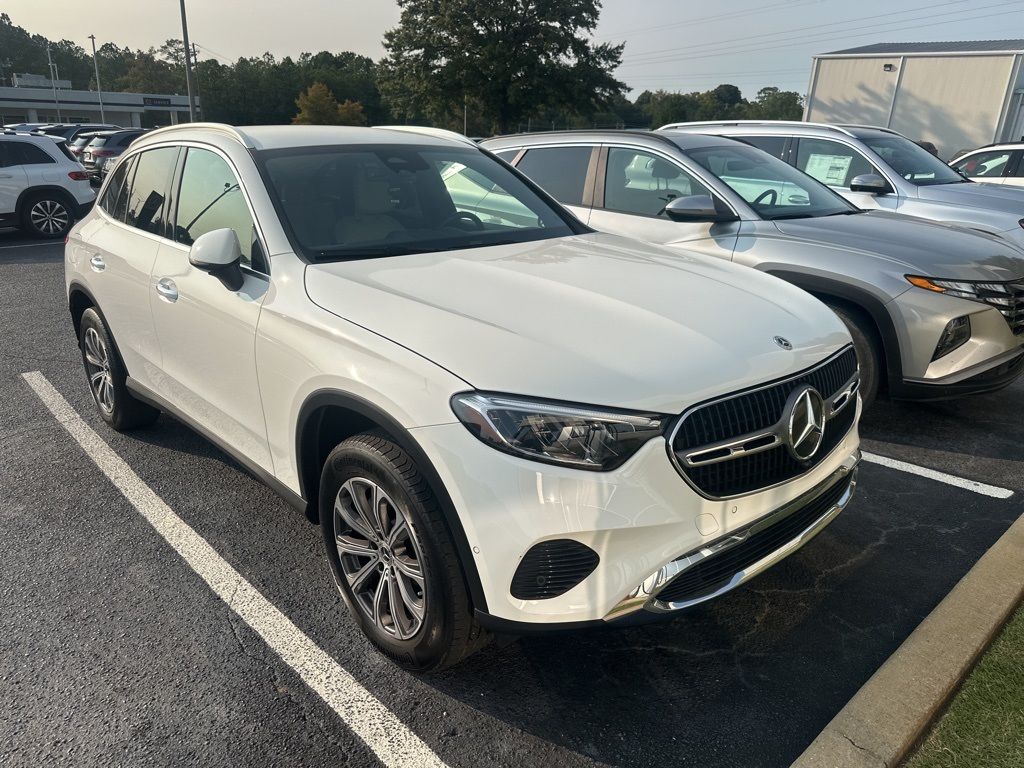 2023 Mercedes-Benz GLC 300