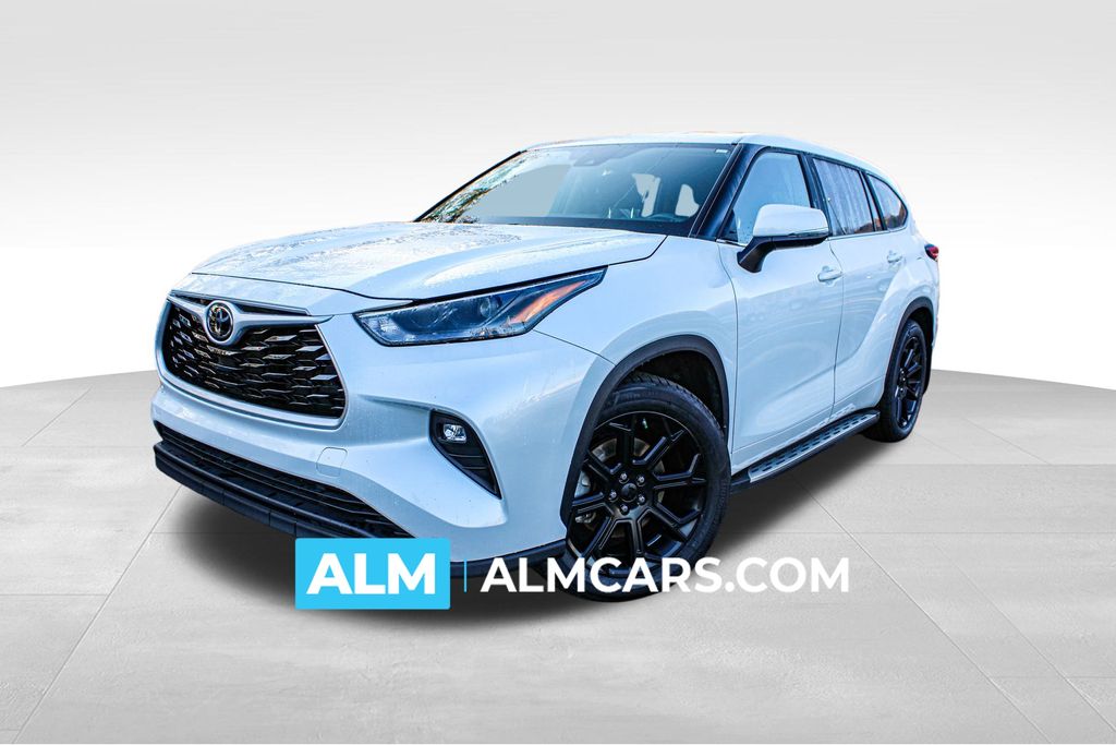2022 Toyota Highlander LE