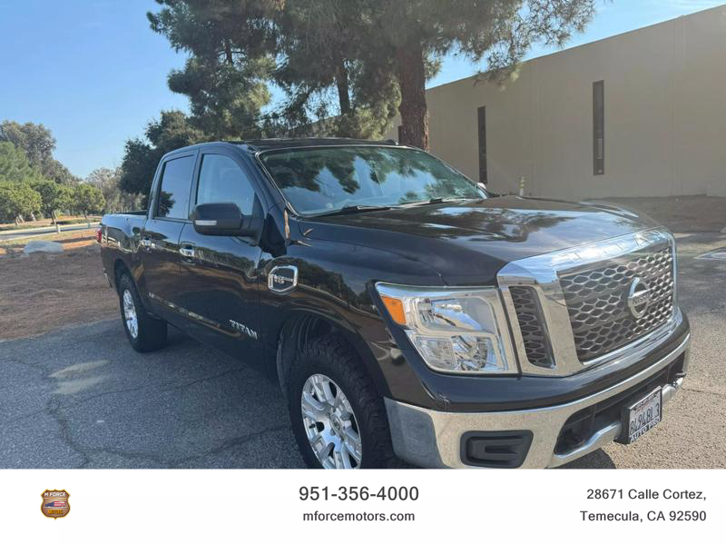 2017 Nissan TITAN SV Crew Cab Extra Short Bed