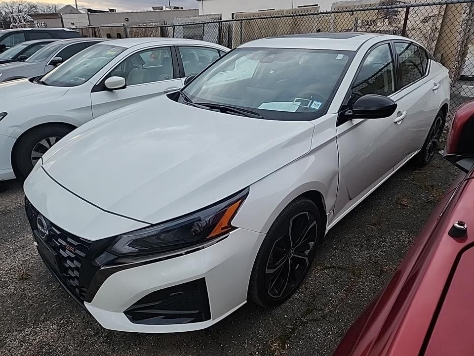 2023 Nissan Altima SR
