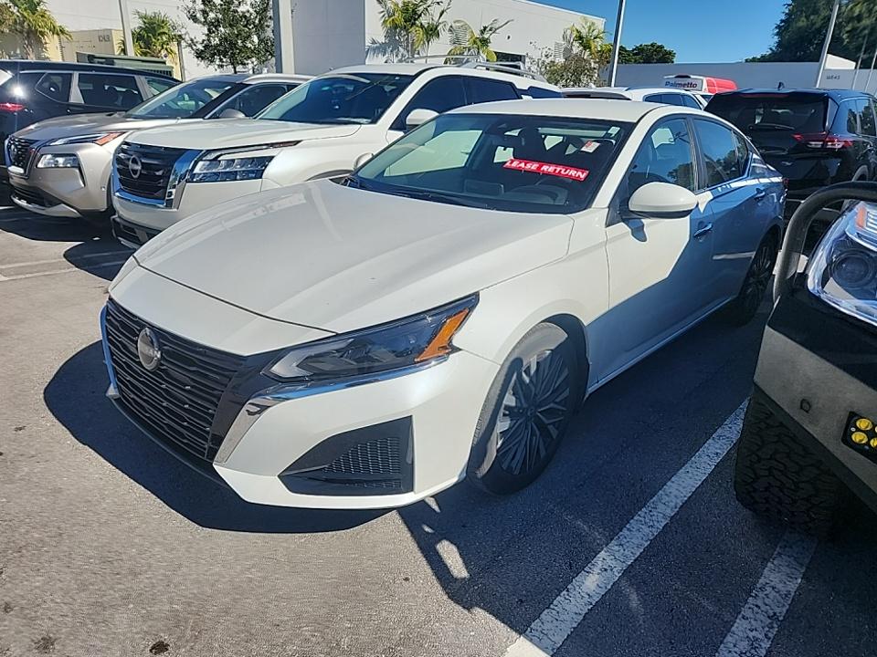 2023 Nissan Altima SV