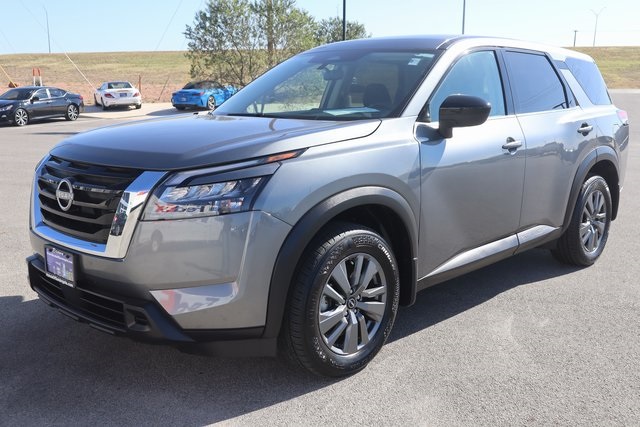 2024 Nissan Pathfinder S