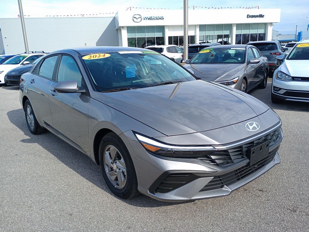 2024 Hyundai Elantra SE