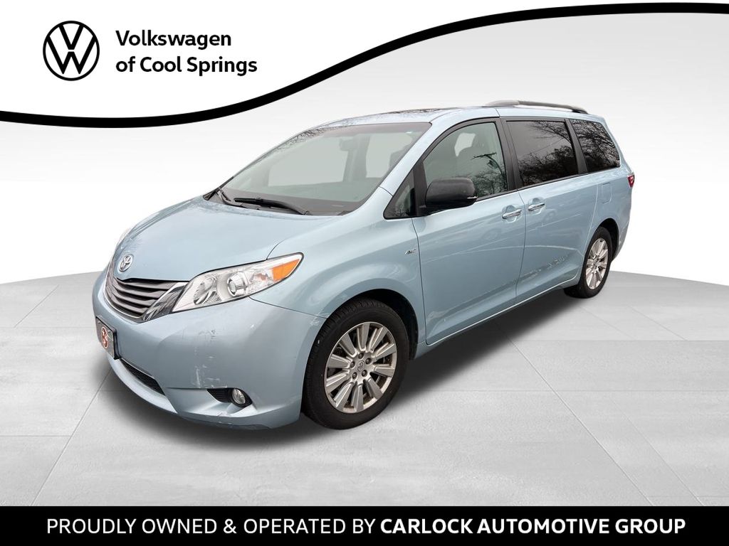 2017 Toyota Sienna XLE Premium 7-Passenger 119.3
