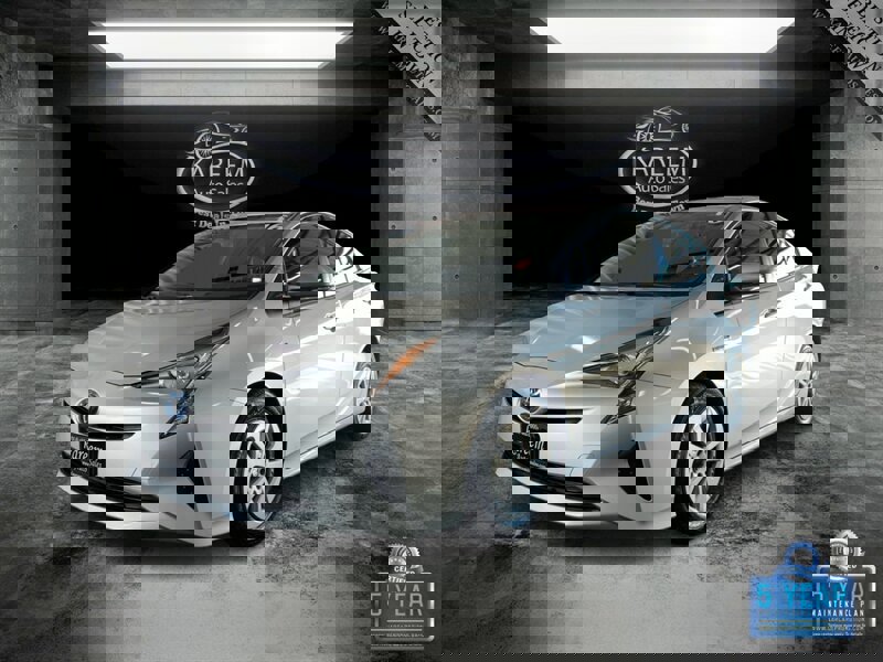 2016 Toyota Prius Two