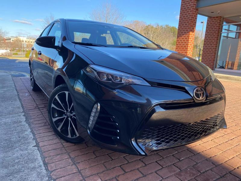 2018 Toyota Corolla SE Sedan