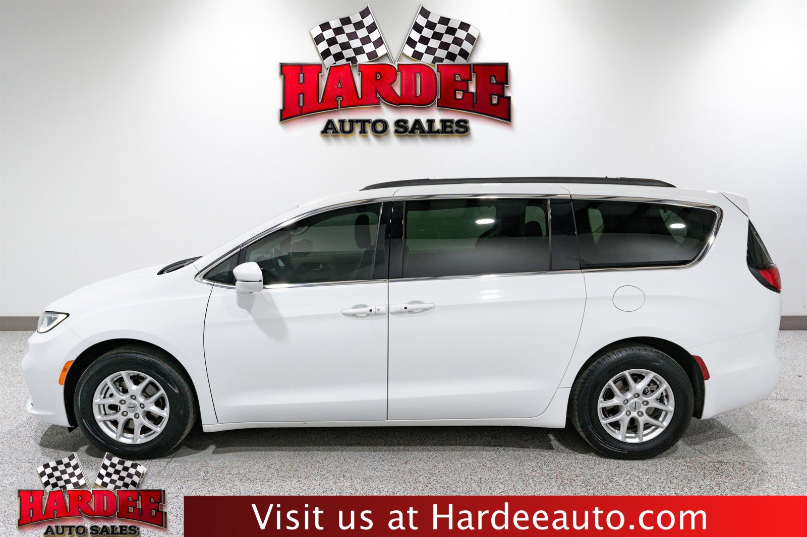 2022 Chrysler Pacifica Touring L 121.6