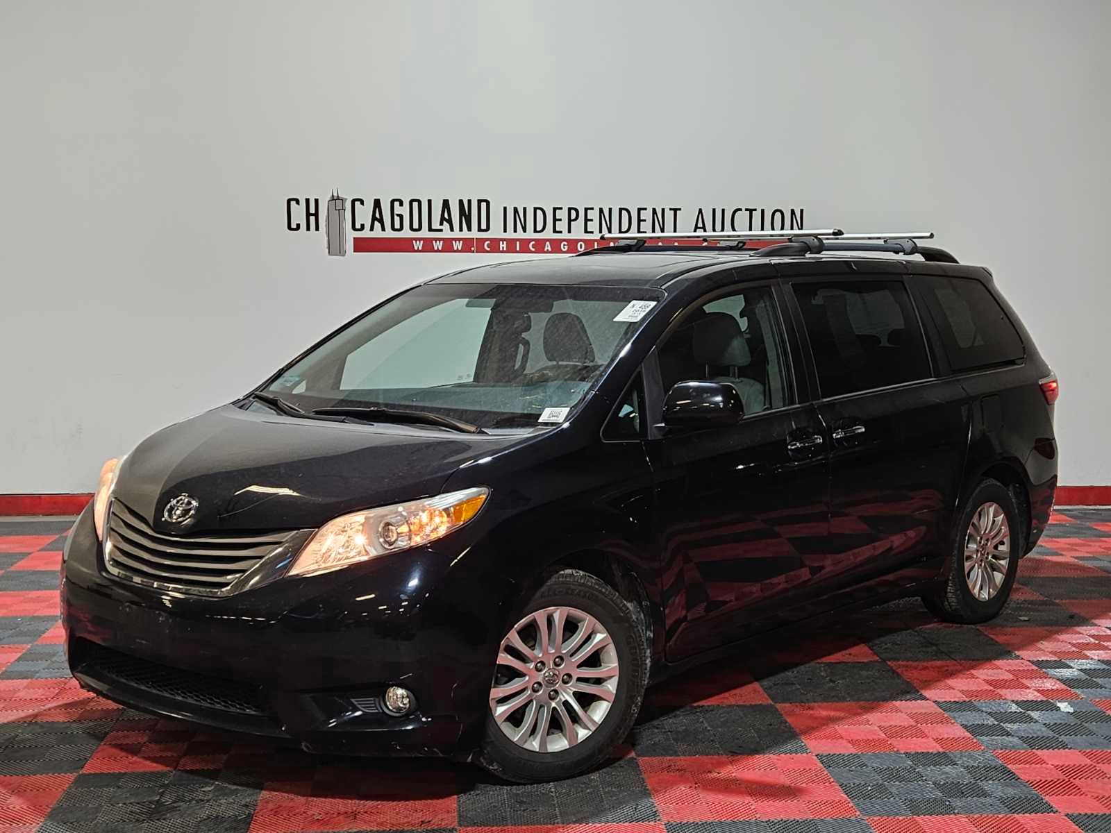 2016 Toyota Sienna XLE 8-Passenger 119.3