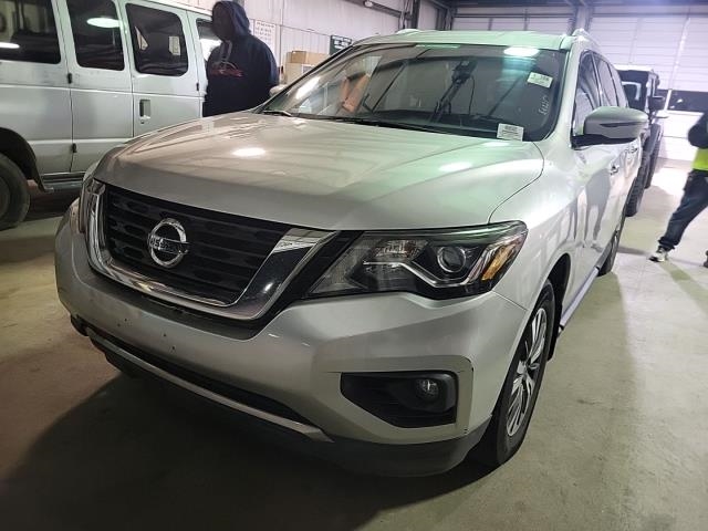 2017 Nissan Pathfinder SV