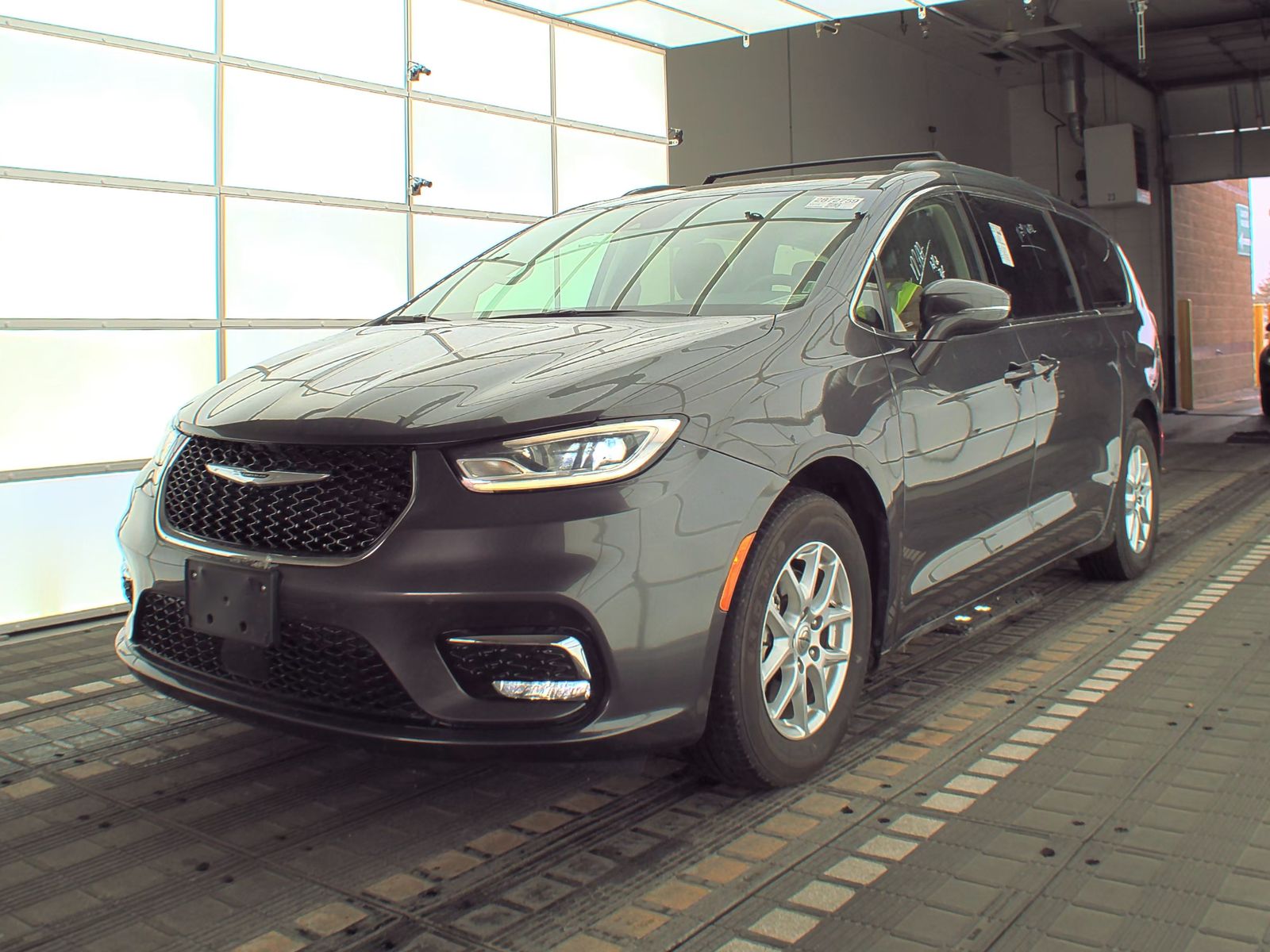 2022 Chrysler Pacifica Touring L 121.6