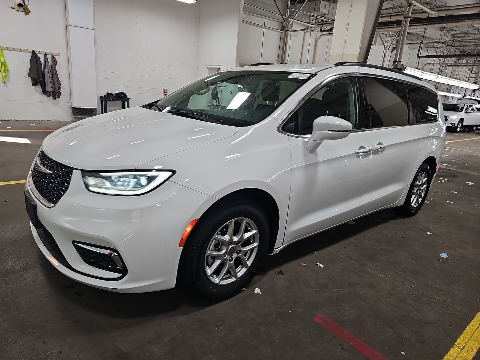 2022 Chrysler Pacifica Touring L 121.6