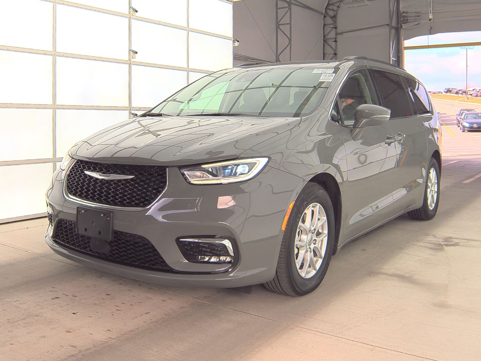 2022 Chrysler Pacifica Touring L 121.6