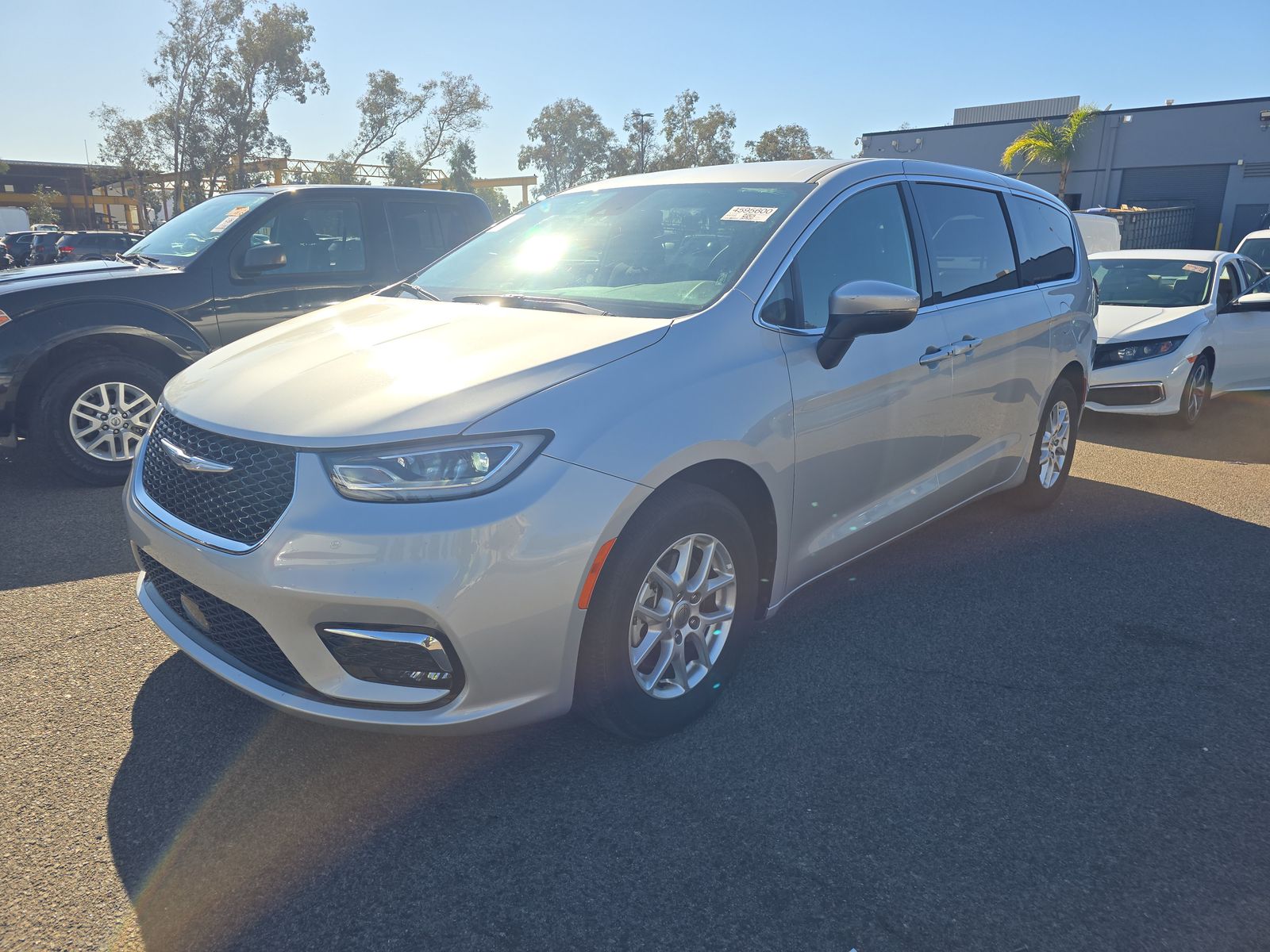 2023 Chrysler Pacifica Touring 121.6