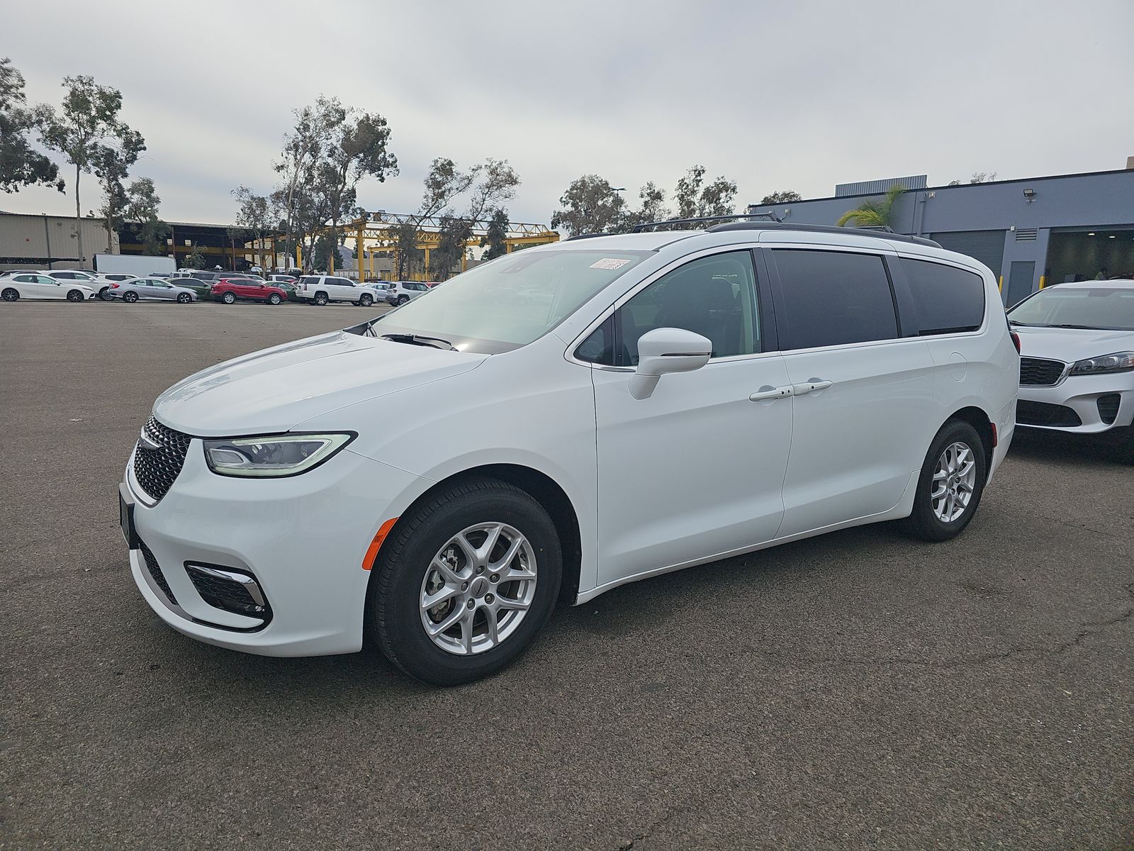 2022 Chrysler Pacifica Touring L 121.6