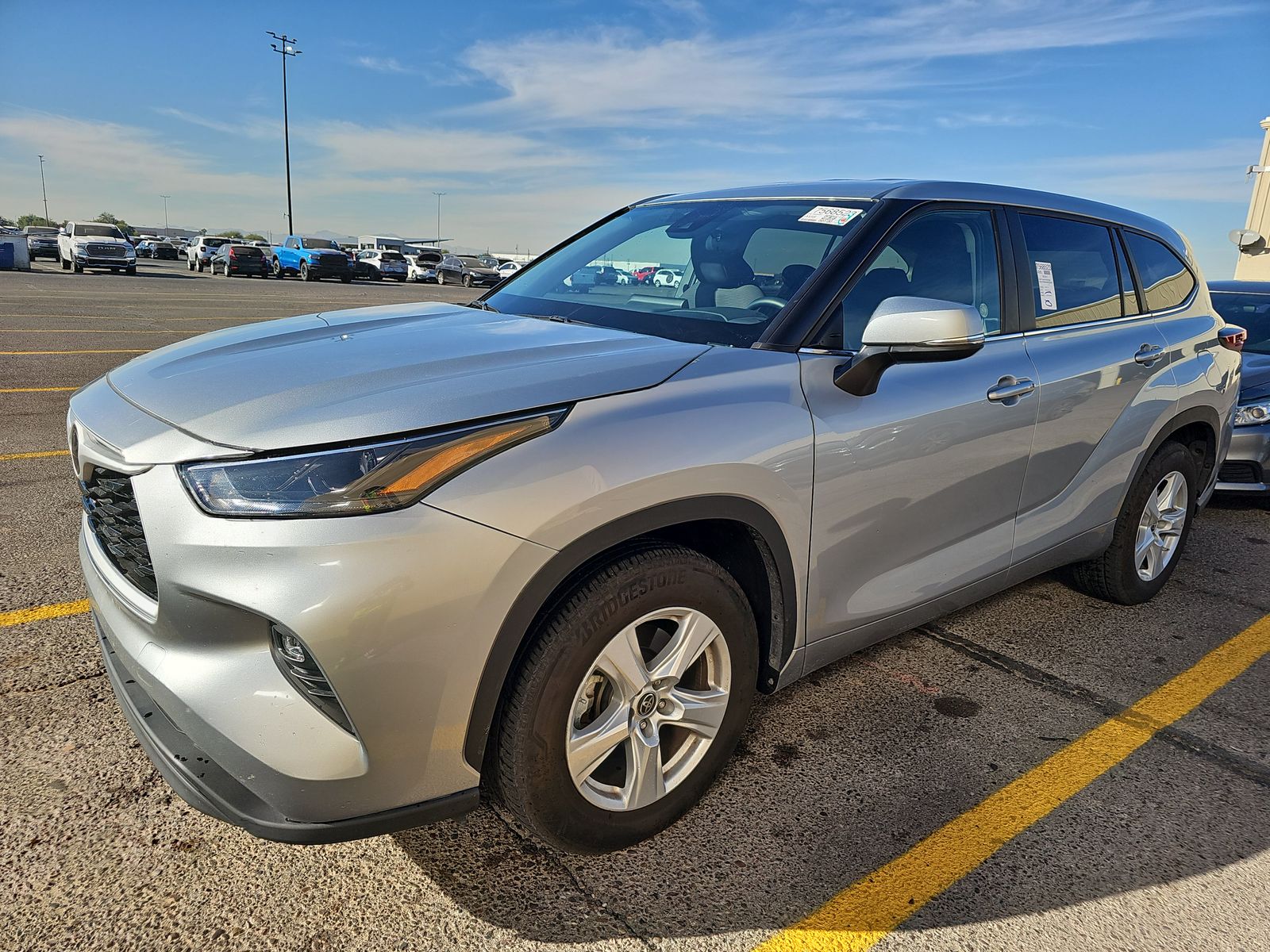 2024 Toyota Highlander LE