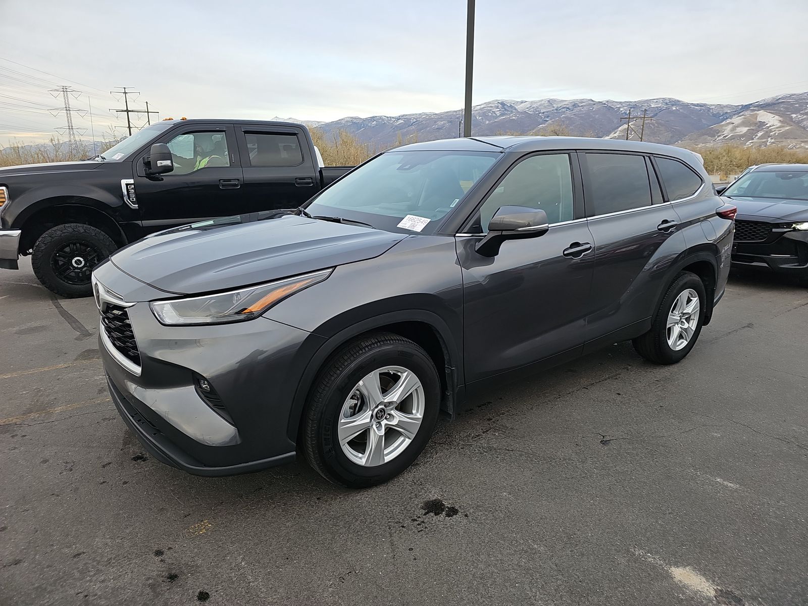 2024 Toyota Highlander LE