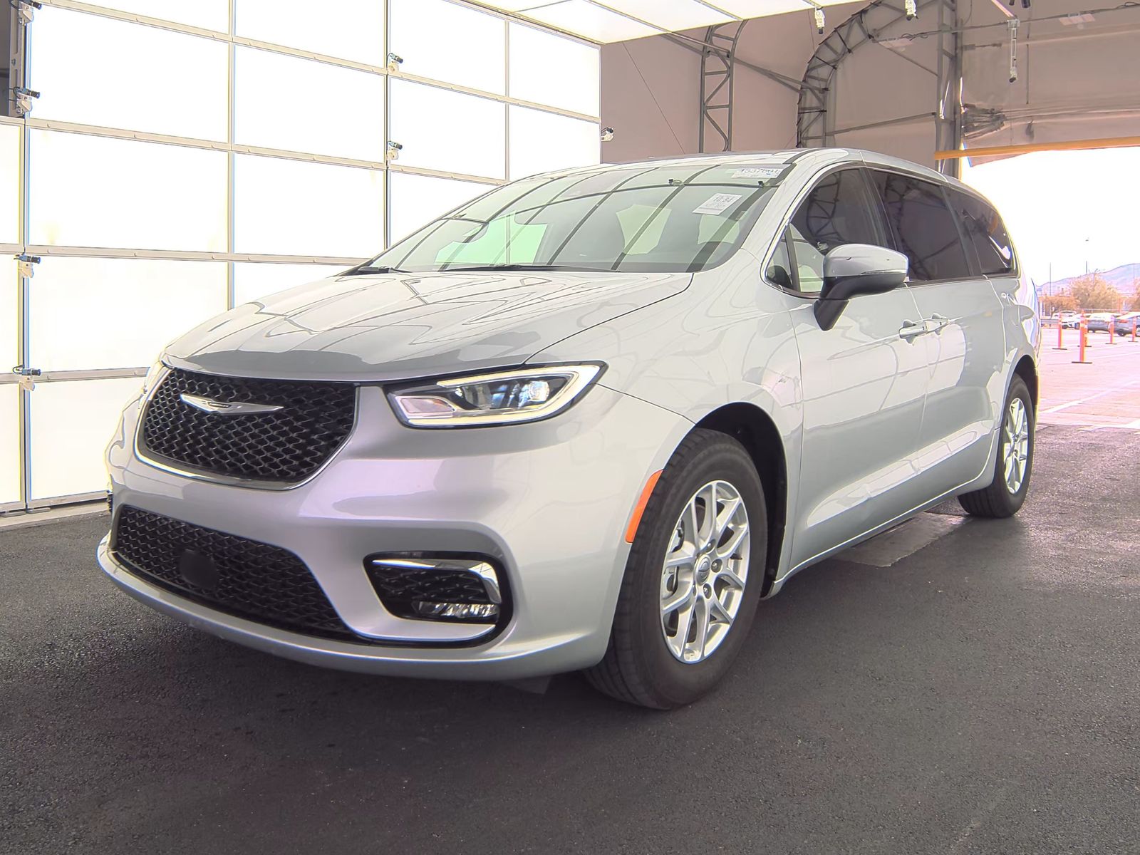 2023 Chrysler Pacifica Touring 121.6