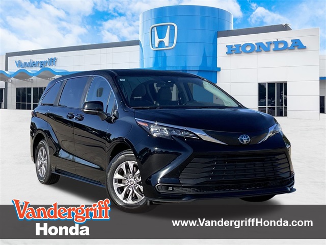 2024 Toyota Sienna LE 8-Passenger 120.5