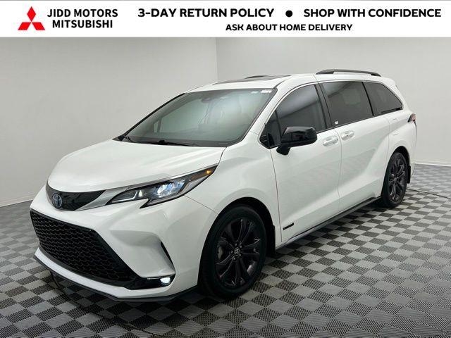 2021 Toyota Sienna XSE 7-Passenger 120.5