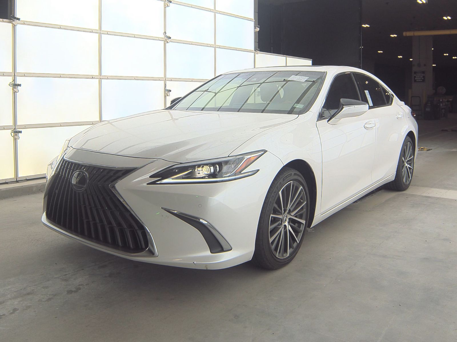 2023 Lexus ES 300h
