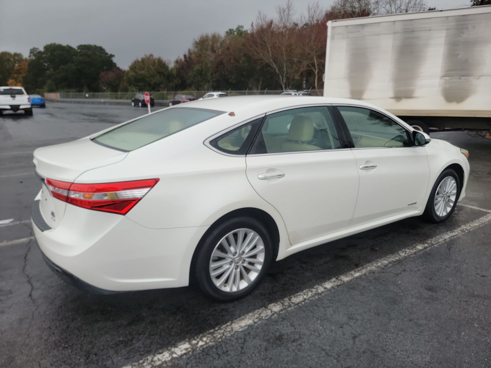 2014 Toyota Avalon Hybrid XLE Premium FWD