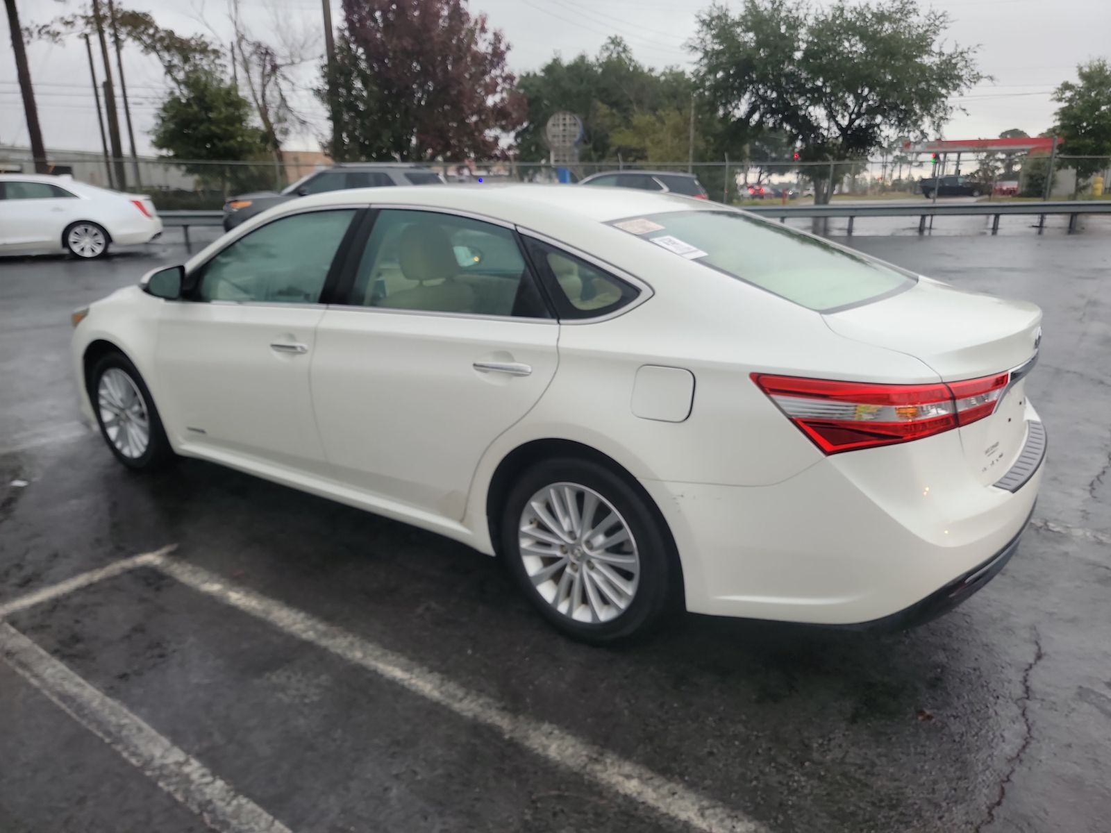 2014 Toyota Avalon Hybrid XLE Premium FWD