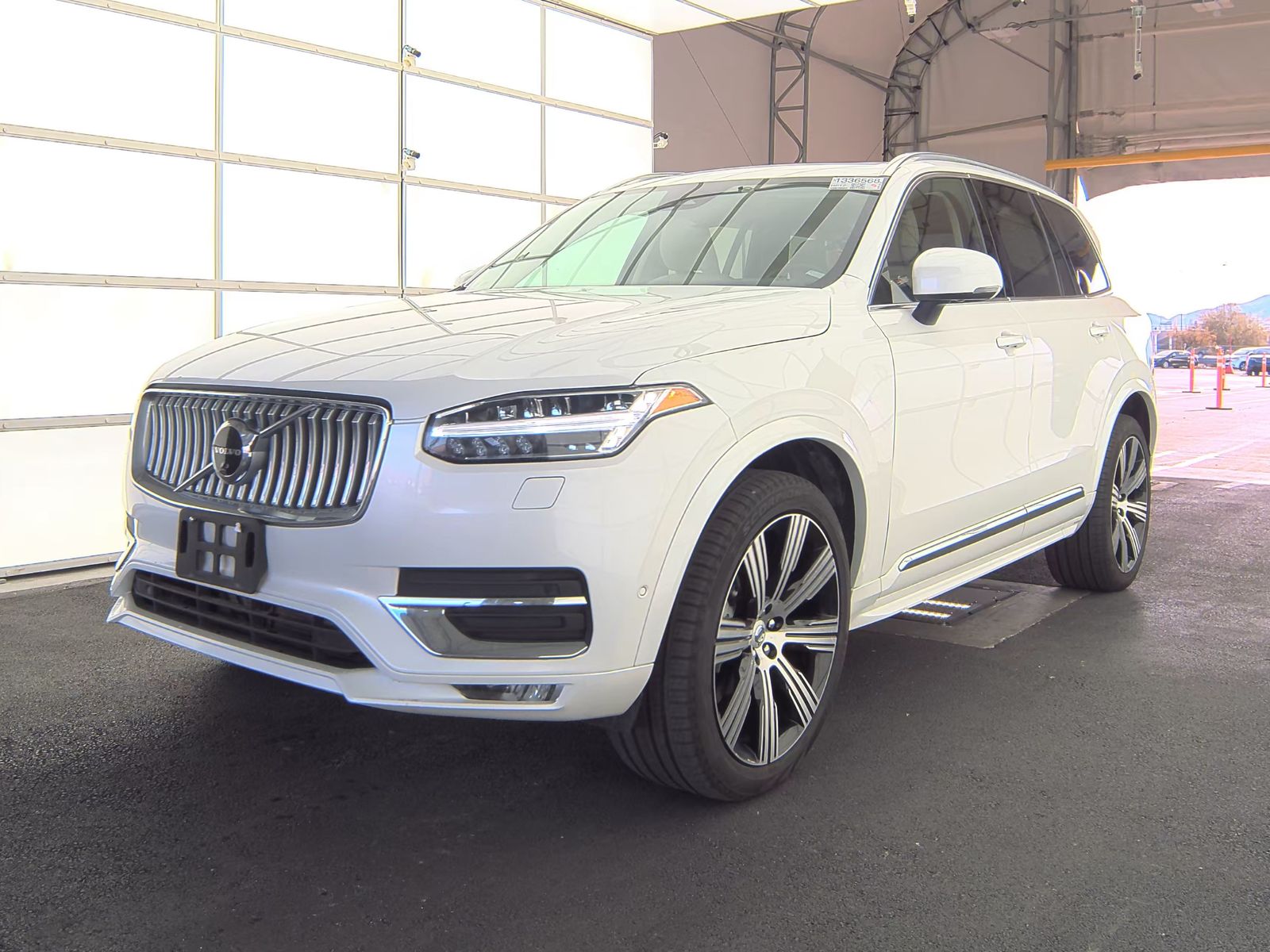 2024 Volvo XC90 B6 Plus Bright Theme 7-Passenger