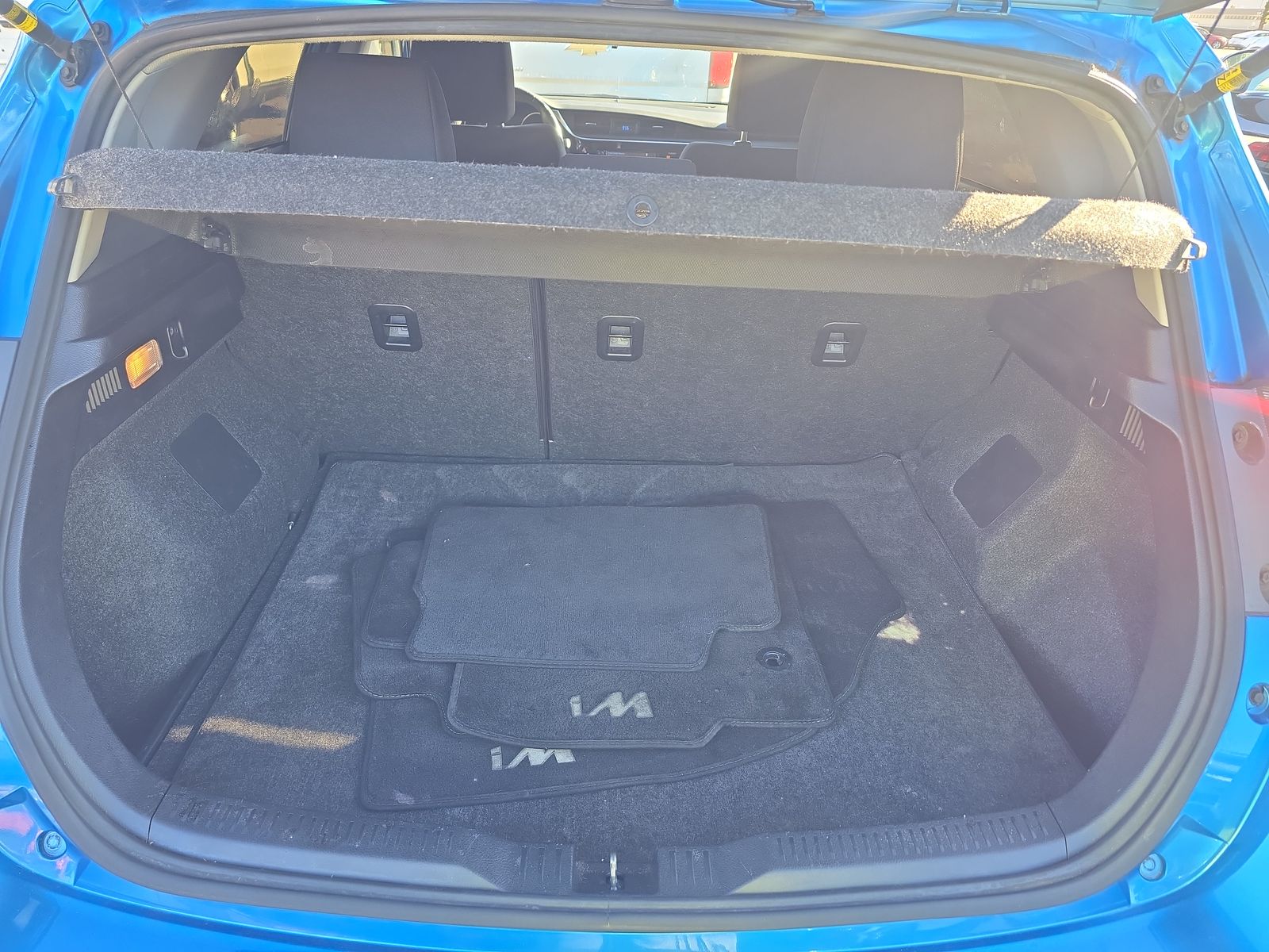 2017 Toyota Corolla iM Base FWD