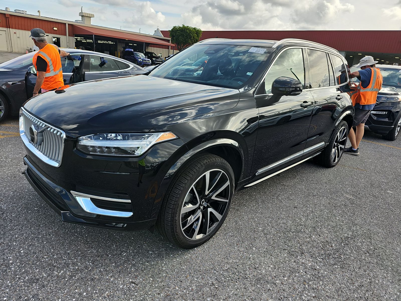 2024 Volvo XC90 B6 Plus Bright Theme 7-Passenger